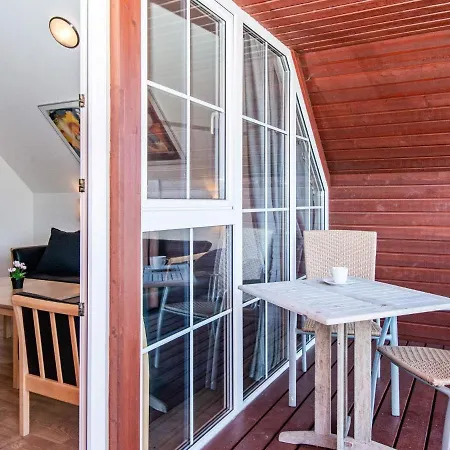 8 Person In Romo-by Traum Kongsmark